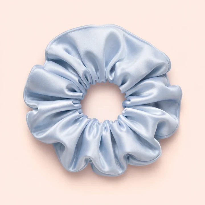 Powder Blue – scrunchie din satin premium